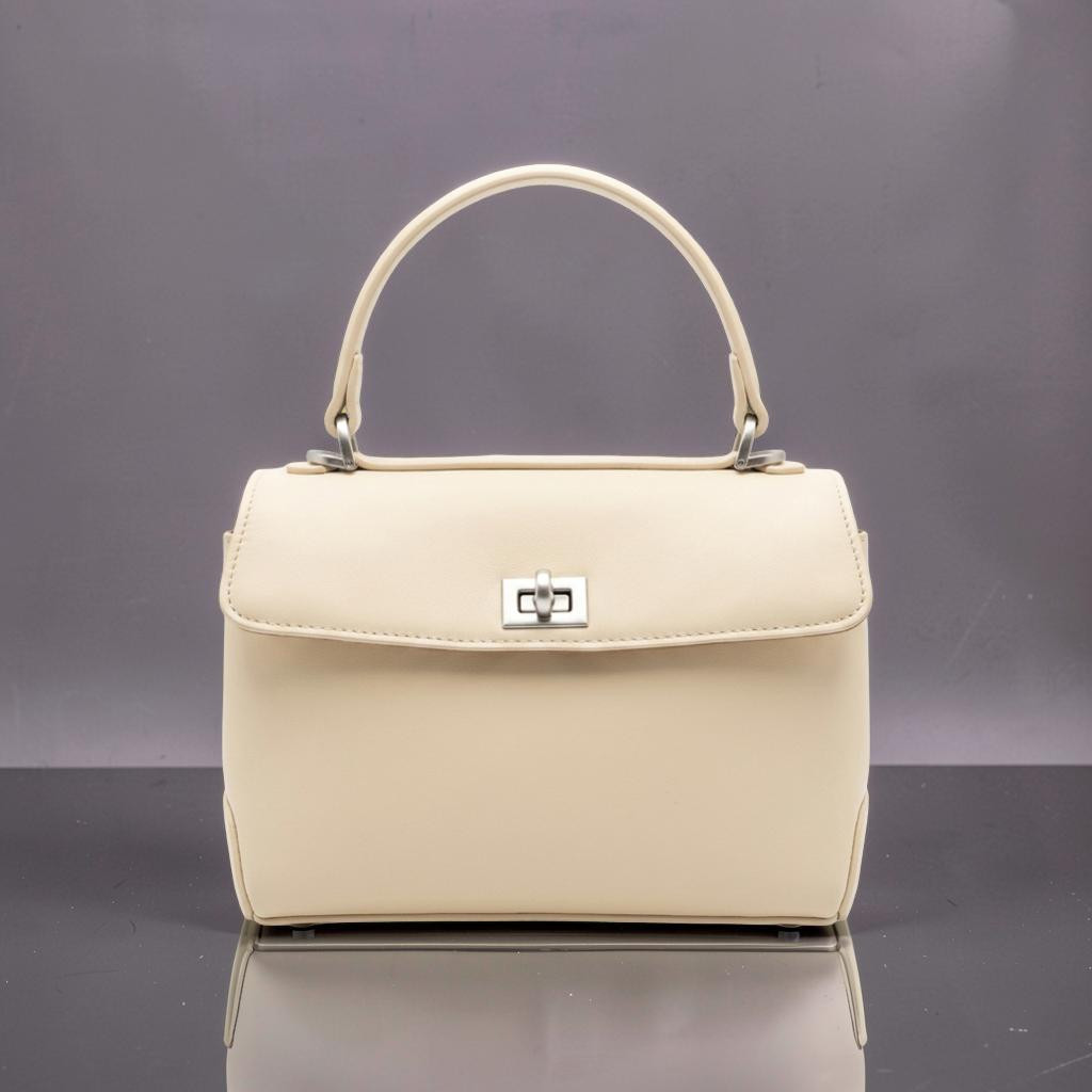 حقيبة يد نسائية