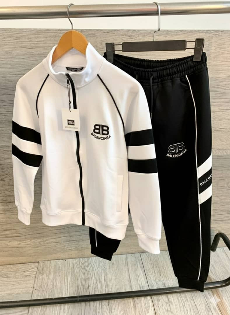 بيجامة قطن فليس  BALENCIAGA نخب أول – أناقة ودفء لا يُضاهى