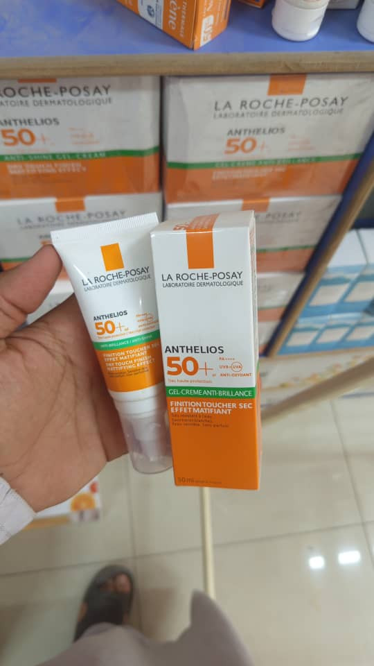 واقي شمسي لاروش بوزيه