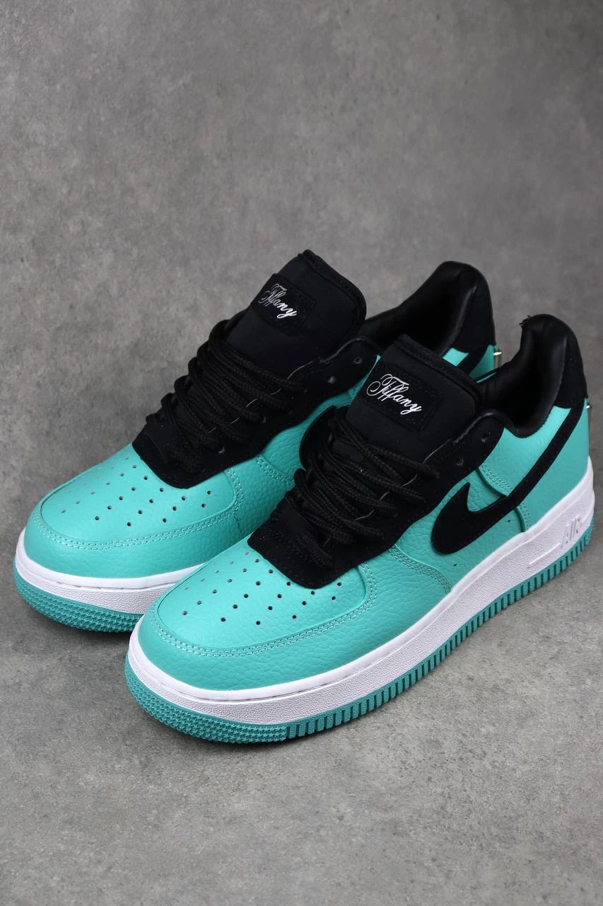 حذاء نايك إير فورس 1 × تيفاني آند كو – إصدار فاخر