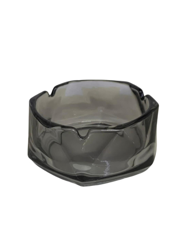 منفضة سجائر زجاجية هندسية