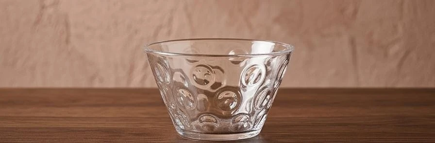 وعاء زجاجي مزخرف بنقشة النقاعات