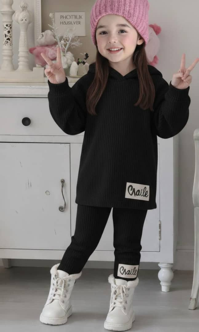 طقم "الأميرات" المخملي – لمسة دفء وأناقة لبنوتتك