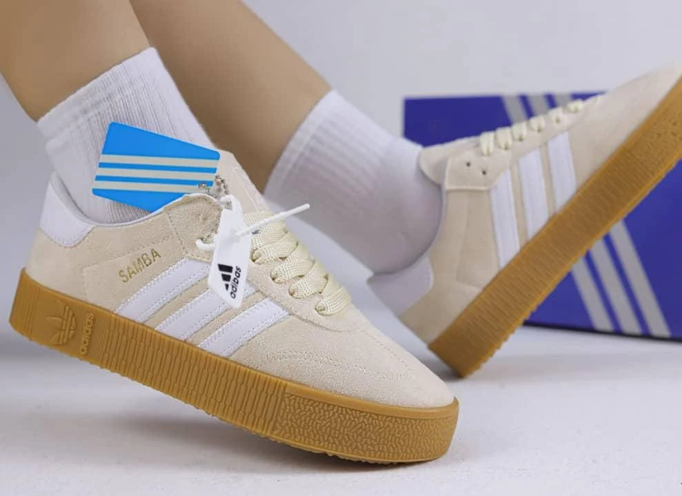 أحذية ارياضيه