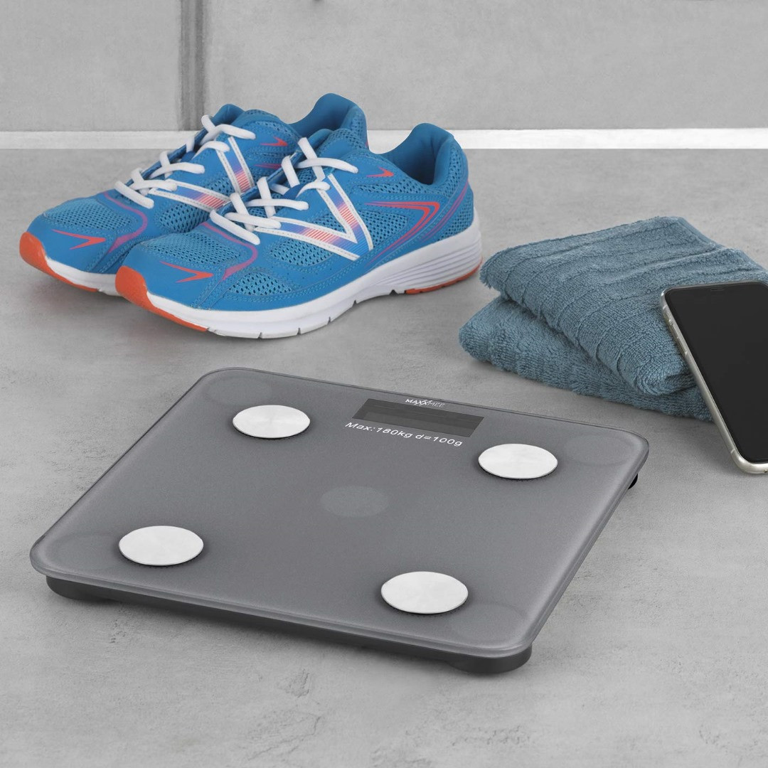 ميزان تحليل الجسم من ماركة "MAXXMEE" مع تطبيق صحي يعمل عبر البلوتوث