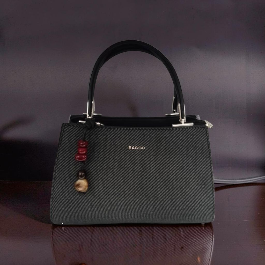 حقيبة يد كلاسيكية