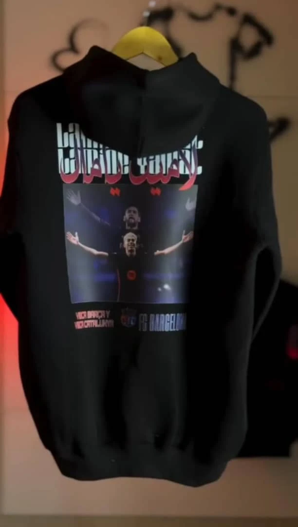 هودي شتوي لعشاق برشلونة