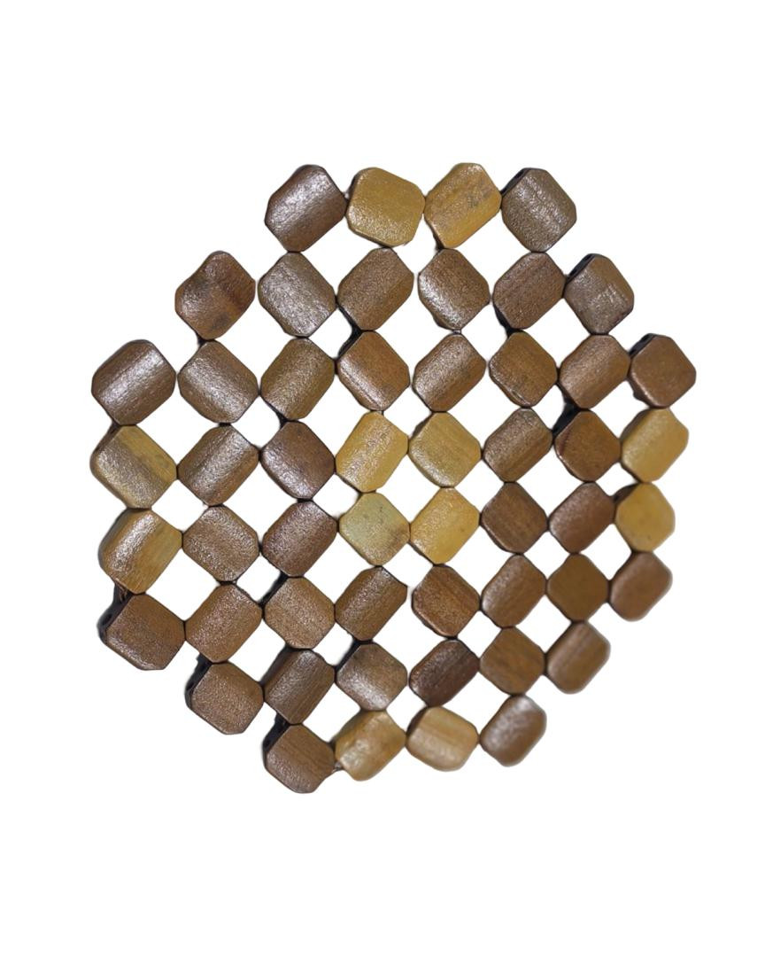 قاعدة جمالية مزخرفة للاباريق