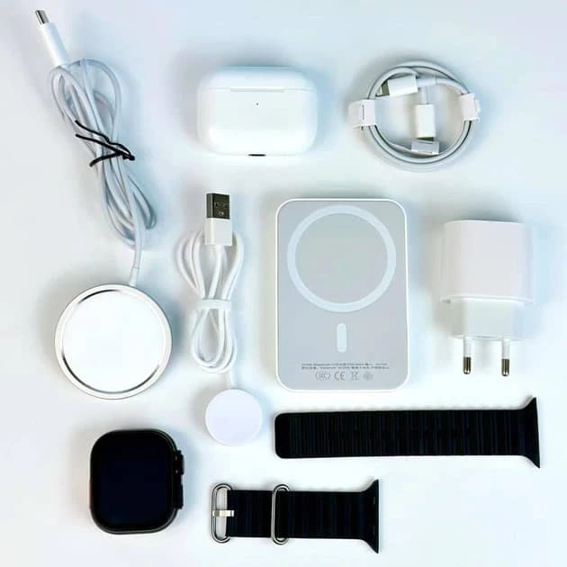 طقم ذكي متكامل يجمع بين ساعة ذكية بتصميم عصري وسماعات بلوتوث لاسلكية مع مجموعة إكسسوارات عملية