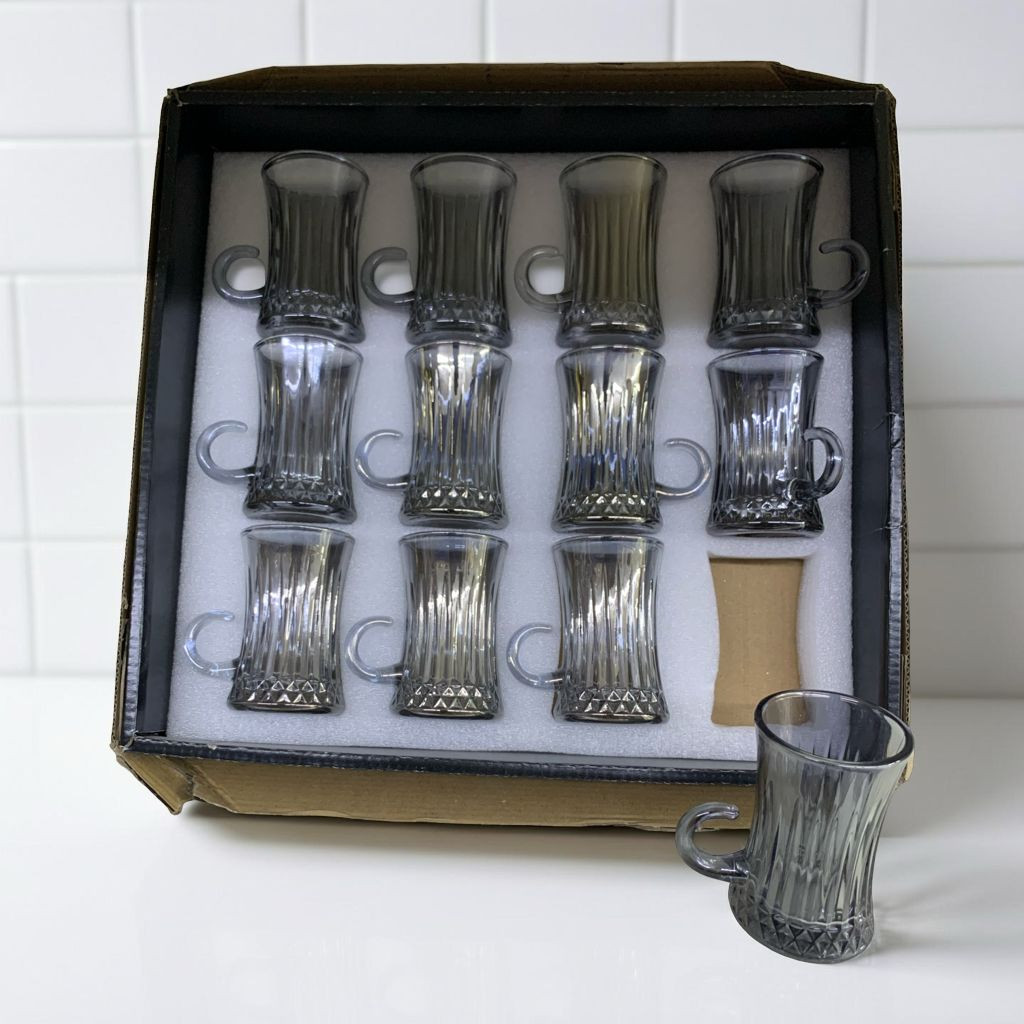 طقم فناجين شاي زجاجية مضلعة مع مقبض