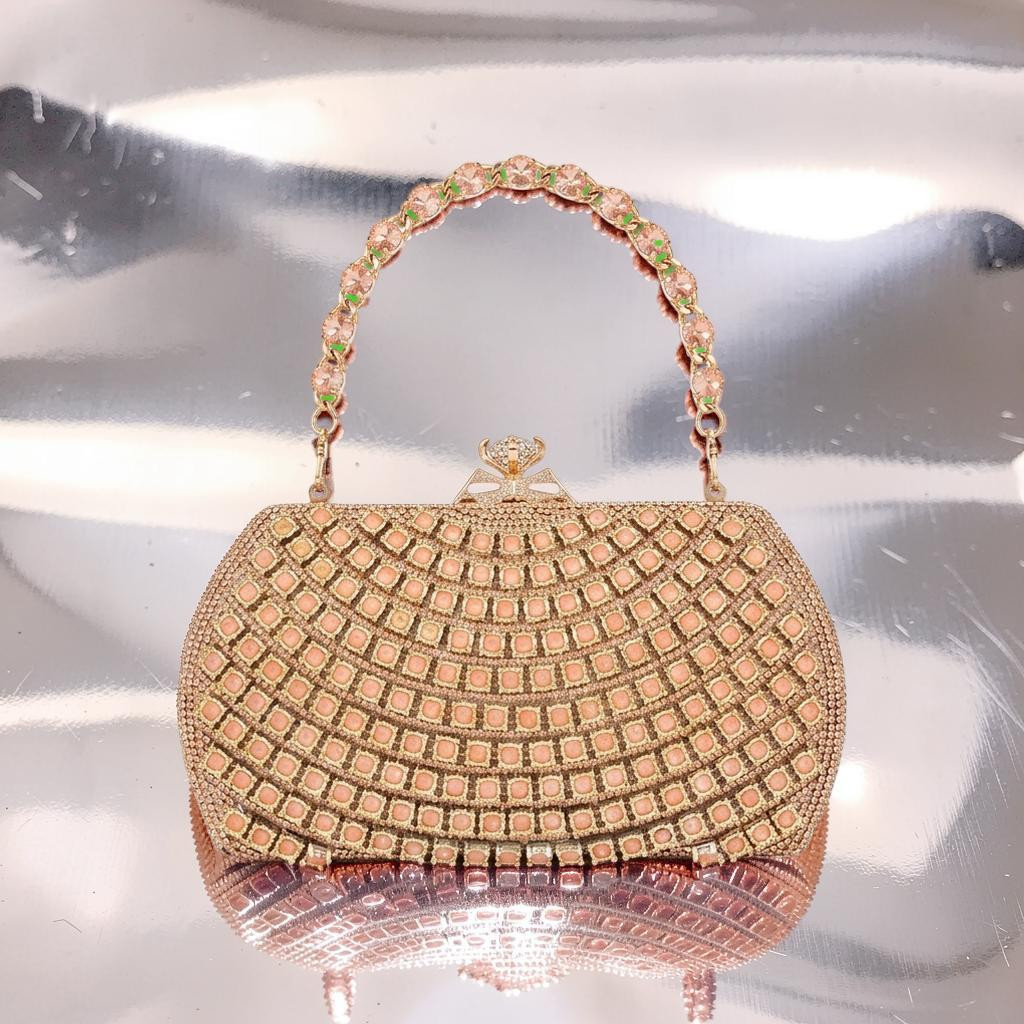 حقيبة يد نسائية