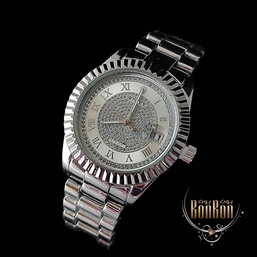 ساعة لون فضي