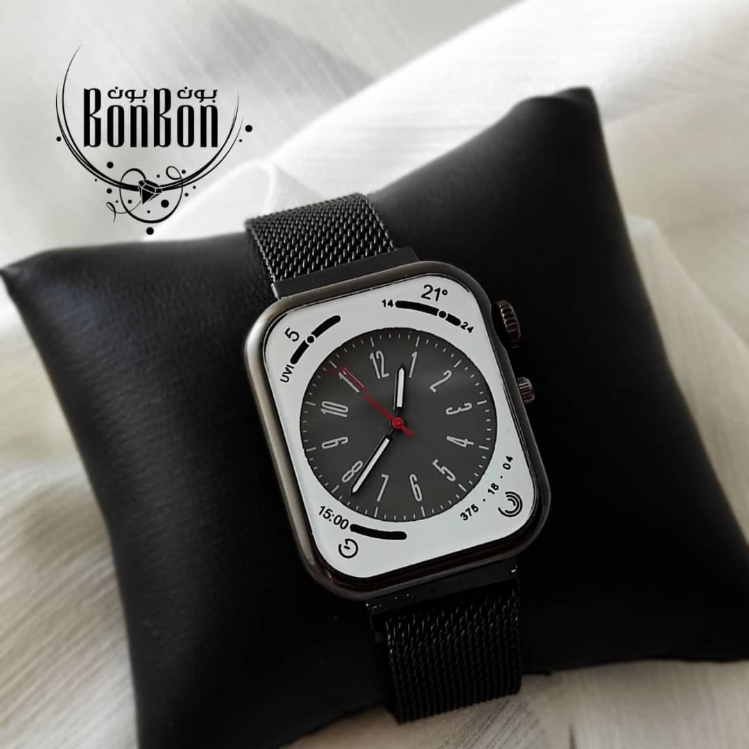 ساعة سوداء عقارب