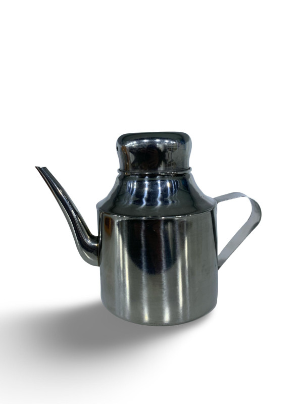 ابريق زيت ستانلس ستيل مع فوه دقيقة