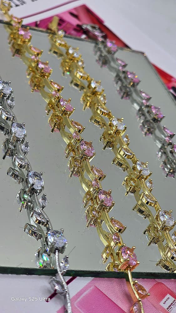 سـوار الـتـولـيـب