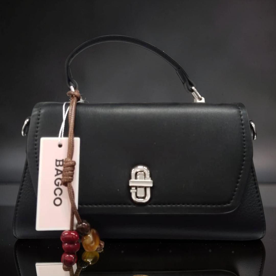 حقيبة يد نسائية