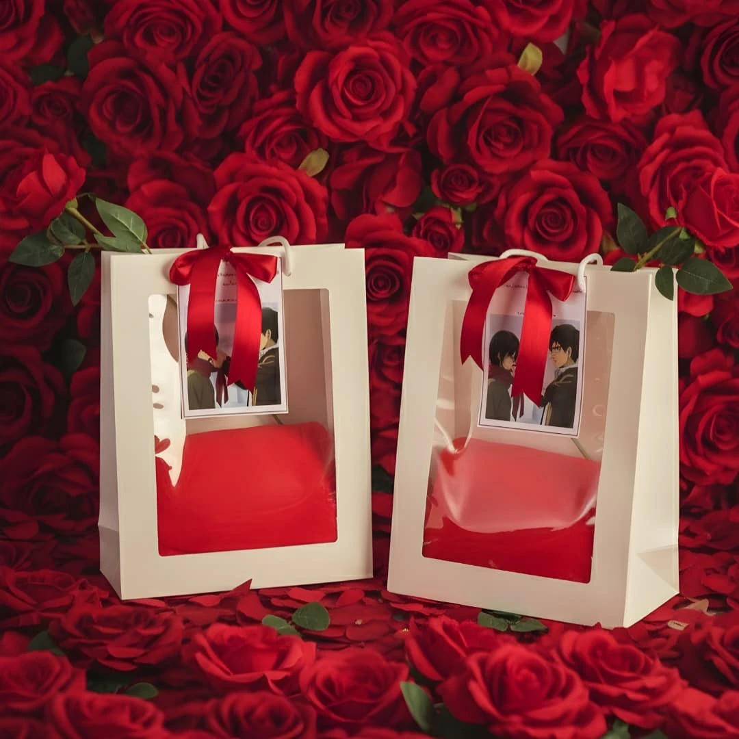 وشـاح مـيـكـاسـا الأحـمـر بـخـامـتـه الـنـاعـمـة ولـونـه الـدافـئ